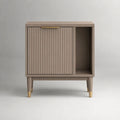 Comodino rettangolare in MDF con anta scanalata e vano aperto, tortora e oro, 60 x 40 x 70 cm